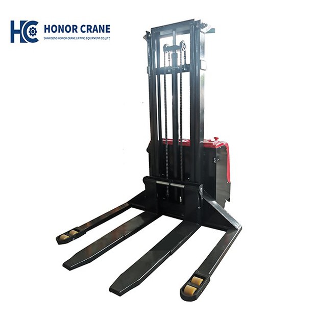 Full powered electric straddle stacker Full powered electric straddle stacker